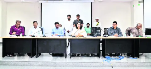 పారదర్శకంగా అర్హుల ఎంపిక 