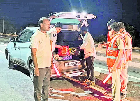 జిల్లాలో విస్తృతంగా వాహన తనిఖీలు 