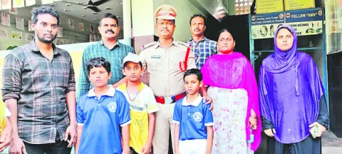 టెన్షన్‌ పెట్టిన చిన్నారులు 
