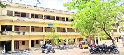 దేవుడి సొమ్మును దోచుకు తింటున్నారు 