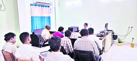పోలింగ్‌ కేంద్రాల హేతుబద్ధీకరణకు సహకరించండి