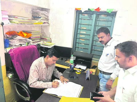 షెడ్డుకు మరమ్మతులు చేపట్టండి