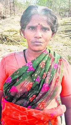 గుడిసెలో ఉంటున్నం
