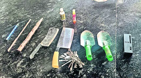 అనుమానాస్పదంగా తిరుగుతుండగా..
