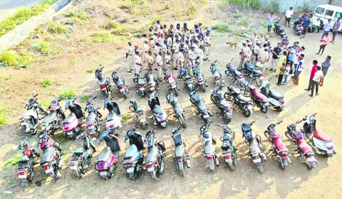 చిలకలూరిపేట డిపో నుంచి హైదరాబాద్‌కు ఇంద్ర బస్సులు 
