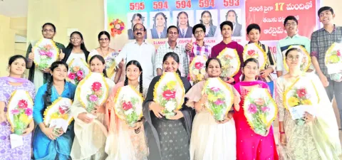 శశి విద్యార్థుల విజయభేరి 