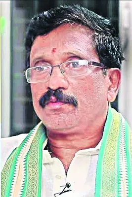 అధికారులపై  కక్ష సాధింపు తగదు 