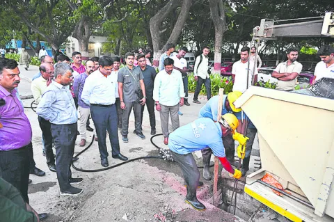 ‘సీవర్‌ క్రోక్‌’ పనితీరు పరిశీలన 