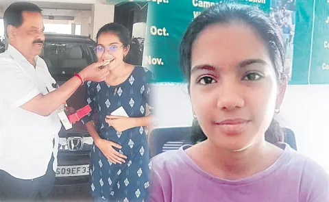 రవీనా చౌదరికి స్వీట్‌ తినిపిస్తున్న టీఎన్‌జీవోస్‌ మాజీ నేత కోయడ దశరథరావు 