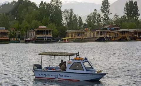 90percent Tourist Bookings For Kashmir Cancelled
