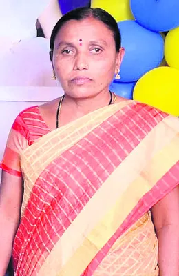 రోడ్డు ప్రమాదంలో మహిళ మృతి