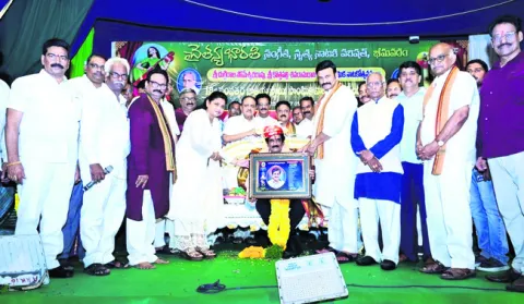 సినిమాల్లో ఇతర భాషల నటులే ఎక్కువ 