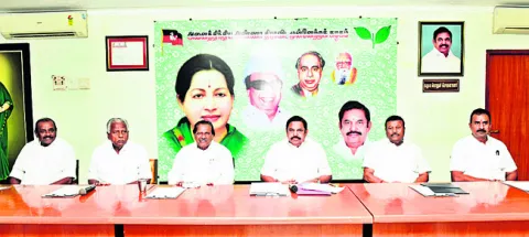 ● బూత్‌కమిటీలపై దృష్టి ● నేడు జిల్లాల కార్యదర్శులతో భేట