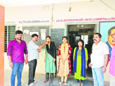 పేదింట సరస్వతి రత్నాలు