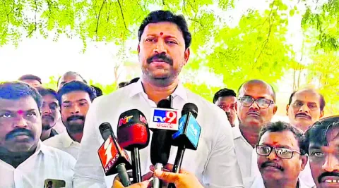 రేషన్‌ బియ్యం పంపిణీలో అవకతవకలు 