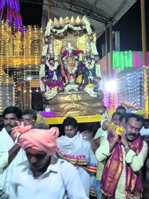 శేషవాహనంపై విహరించిన శ్రీవారు 
