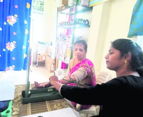 సమస్యలతో సీహెచ్‌ఓల సతమతం 