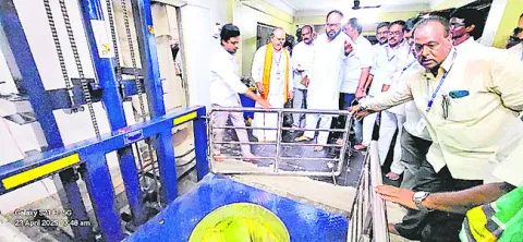 అన్నదానం బఫే హాలుకు లిఫ్ట్‌ ప్రారంభం