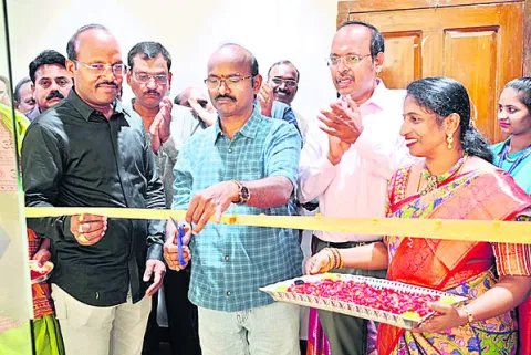 వైశ్యరాజుజ్యుయలర్స్‌లో 18 క్యారెట్‌ బంగారం 