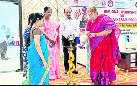 కౌమార దశ పిల్లలకు సన్మార్గం చూపాలి 