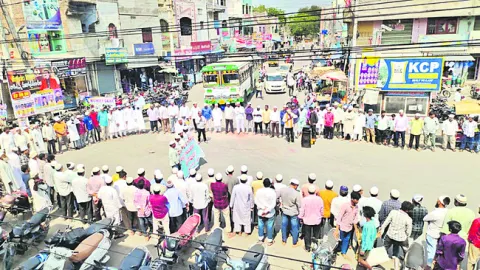 జమ్మూకశ్మీర్‌లో మానవత్వంపై దాడి 