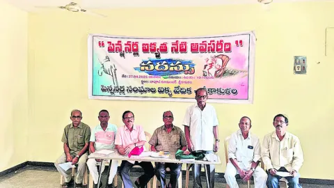 రోడ్డు ప్రమాదంలో గుర్తు తెలియని వ్యక్తి మృతి 