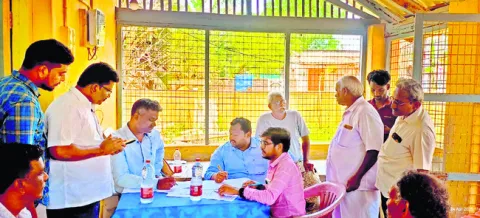 చెరువుల లీజు పేరుతో బ్యాంకుకు టోపీ 