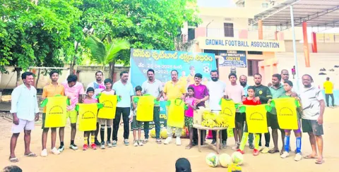 క్రీడలతోనే ఆరోగ్యం పదిలం 