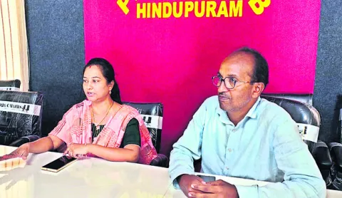 ‘ఎలాంటి బ్లాక్‌మెయిల్‌ చేయలేదు’ 
