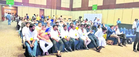 ‘భారత్‌సమ్మిట్‌’లో ఎమ్మెల్యే బొజ్జు
