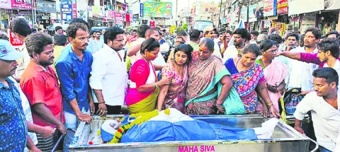 రోడ్డు ప్రమాదంలో వ్యక్తి మృతి 