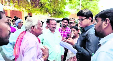 సార్‌.. కందులు కొనుగోలు చేయడం లేదు