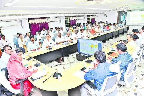 ఎయిడెడ్‌ ఉపాధ్యాయులకు కౌన్సెలింగ్‌ నిర్వహించాలి 