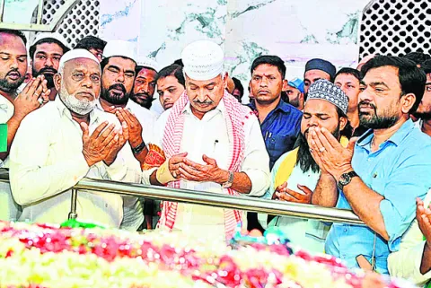 వైభవంగా ఉరుసు ప్రారంభం 