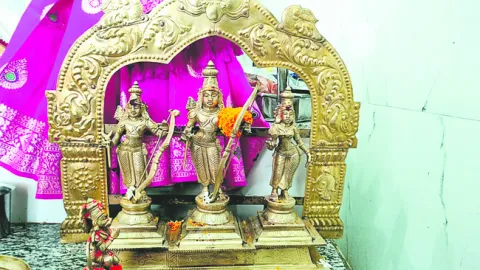 సీతారాముల ఉత్సవ విగ్రహాల చోరీ 