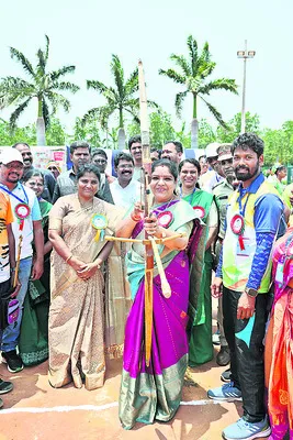ట్రైబల్‌ ఆర్చరీ పోటీలు ప్రారంభం 