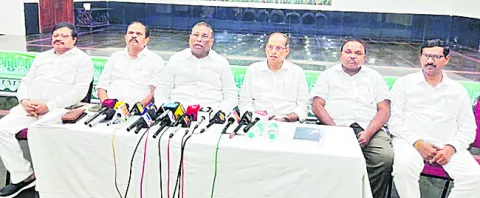తక్కువ ధరకు ధాన్యం అమ్మొద్దు 