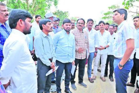 ధాన్యం కొనుగోళ్లను వేగవంతం చేయాలి