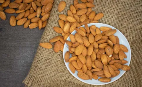  Evidence Based Eating Almonds Daily Provides Health Benefits