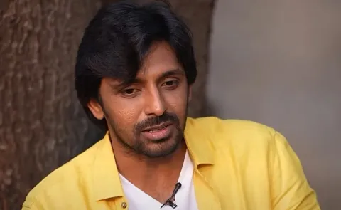 Star Hero Couple Surpirse To Tollywood Hero Priyadarshi Pulikonda