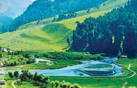 Kashmir tourism sector in crisis again