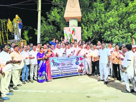 పహల్గాం మృతులకు నివాళి 