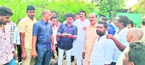 ఉప్పుటేరు ఆక్రమణల తొలగింపునకు సహకరించండి 