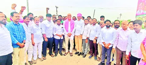 సభకు దండులా కదలాలి
