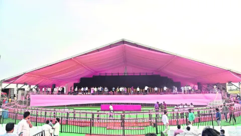 ఎల్కతుర్తి వైపే!