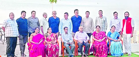 గుర్తుకొస్తున్నాయి..! 
