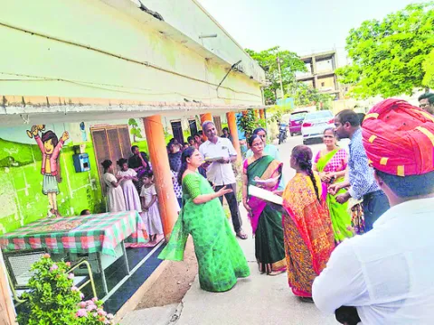 ప్రైవేటు స్కూళ్లలో ఉచిత ప్రవేశాలకు దరఖాస్తు చేసుకోవాలి 