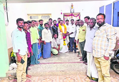 గ్రామస్థాయి నుంచి పార్టీ బలోపేతమే లక్ష్యం 