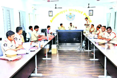 ప్రజల్లో విశ్వసనీయత పెంచాలి
