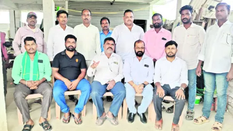 కాంగ్రెస్‌ పార్టీ నుంచి  కందూరి లింబాద్రి సస్పెండ్‌ 
